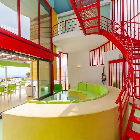 Vallpineda Avenida Miquel Utrillo Villa